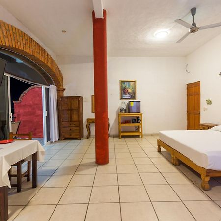 Traditional Sierra Leon Oceanfront Rooms - Adults Only Puerto Vallarta Exteriér fotografie