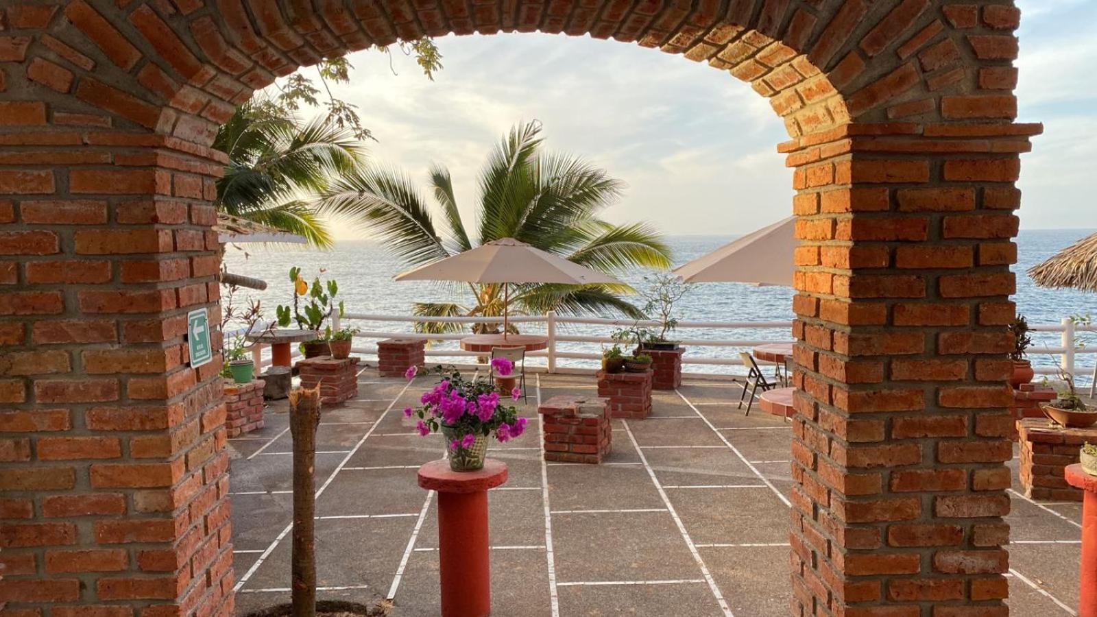 Traditional Sierra Leon Oceanfront Rooms - Adults Only Puerto Vallarta Exteriér fotografie