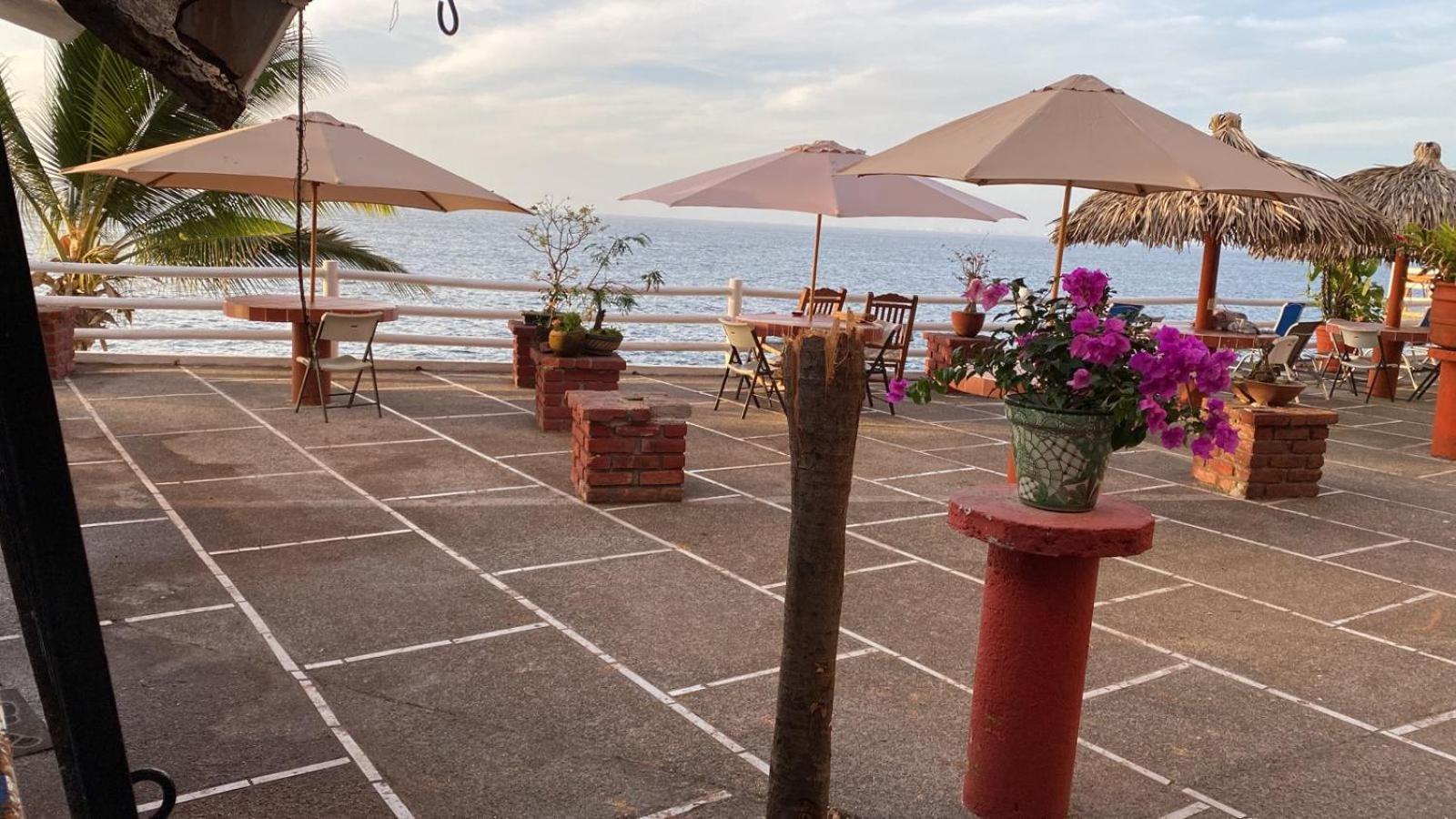 Traditional Sierra Leon Oceanfront Rooms - Adults Only Puerto Vallarta Exteriér fotografie