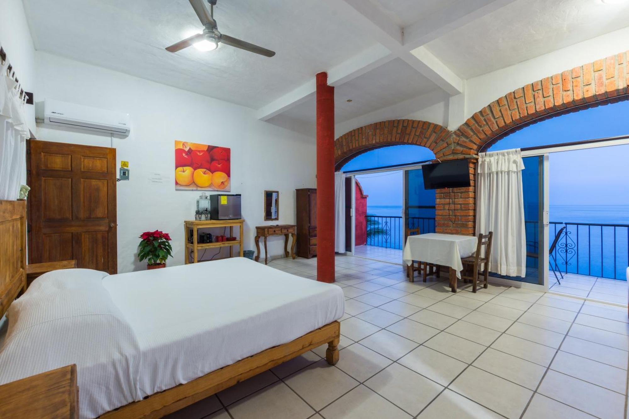 Traditional Sierra Leon Oceanfront Rooms - Adults Only Puerto Vallarta Exteriér fotografie