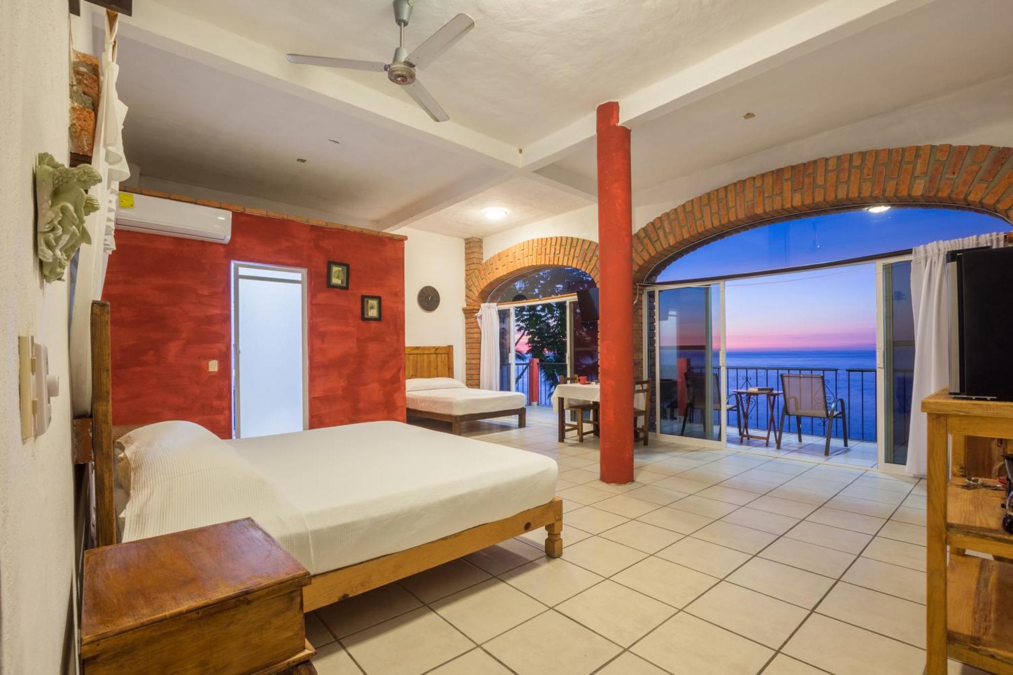 Traditional Sierra Leon Oceanfront Rooms - Adults Only Puerto Vallarta Exteriér fotografie