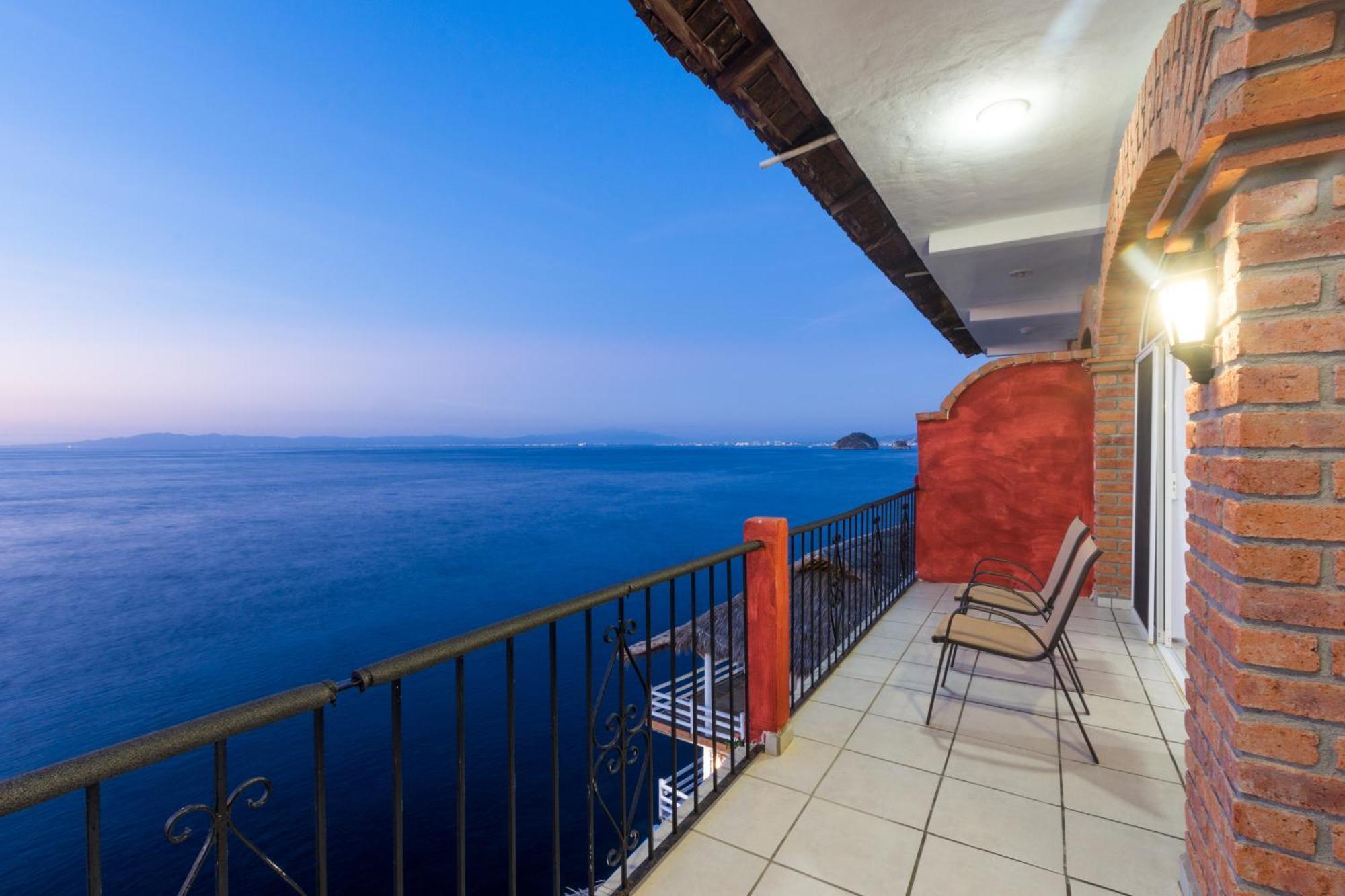 Traditional Sierra Leon Oceanfront Rooms - Adults Only Puerto Vallarta Exteriér fotografie